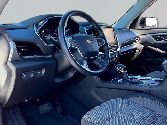 Used 2021 Chevrolet Traverse LT w/ LPO, Blackout Package AWD/4WD image 8