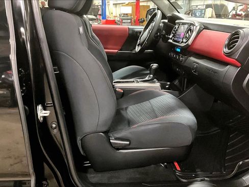 Certified 2023 Toyota Tacoma SR5 image 8