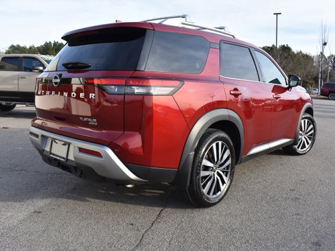 Used 2022 Nissan Pathfinder Platinum w/ Cargo Package image 9