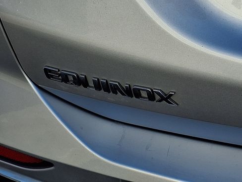 Used 2018 Chevrolet Equinox LT image 31