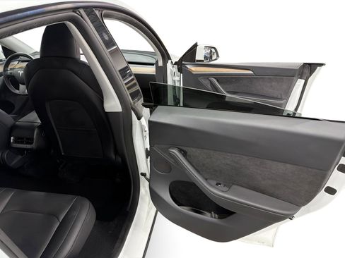 Certified 2023 Tesla Model Y Long Range AWD/4WD image 12