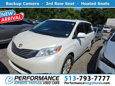 Used 2017 Toyota Sienna XLE AWD/4WD image 1
