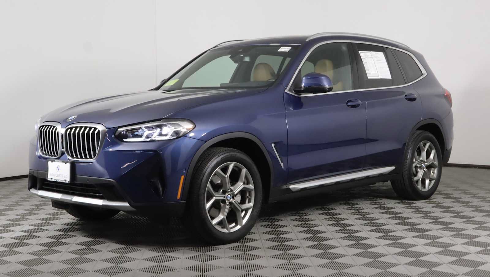 Used 2024 BMW X3 xDrive30i w/ Premium Package AWD/4WD image 3