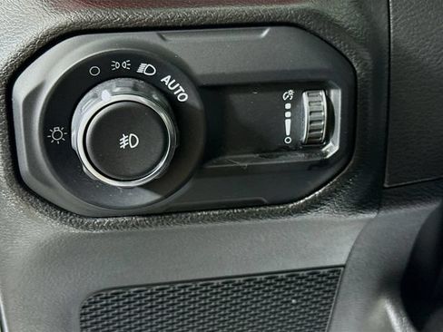 Used 2023 Jeep Wrangler Unlimited Rubicon AWD/4WD image 10