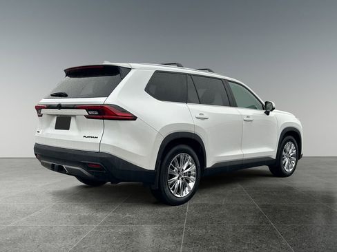 Used 2025 Toyota Grand Highlander AWD image 7