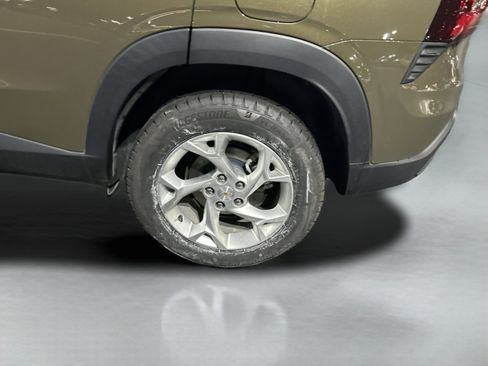 Used 2024 Chevrolet Trax LS w/ LS Convenience Package image 22