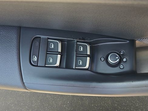Used 2016 Audi Q3 2.0T Prestige w/ Prestige Package AWD/4WD image 31