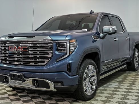 Used 2025 GMC Sierra 1500 Denali w/ Denali Reserve Package AWD/4WD image 5