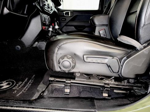 Used 2021 Jeep Wrangler Unlimited Rubicon AWD/4WD image 10