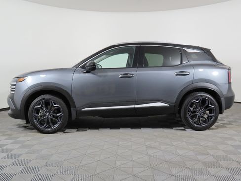 Certified 2025 Nissan Kicks SR image 38