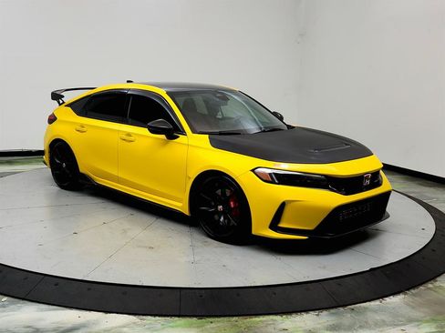 Used 2023 Honda Civic Type R image 3