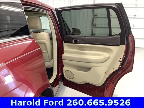 Used 2014 Lincoln MKT AWD w/ Equipment Group 201A image 9