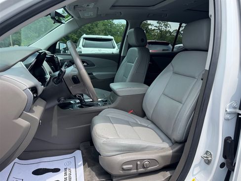 Used 2021 Chevrolet Traverse Premier FWD image 18