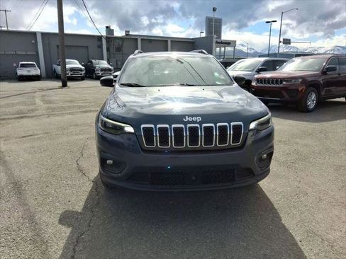 Certified 2022 Jeep Cherokee Latitude Lux w/ Mopar Interior Package AWD/4WD image 3
