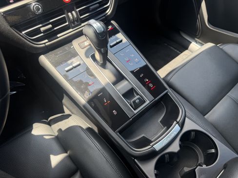 Certified 2023 Porsche Macan S AWD/4WD image 32