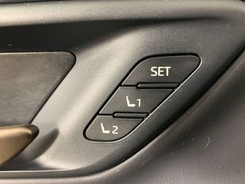 Used 2024 Toyota Crown Limited image 17