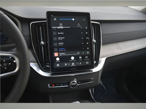 New 2026 Volvo XC90 T8 Ultra w/ Protection Package Premier image 18