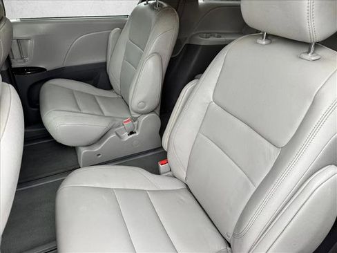 Used 2019 Toyota Sienna XLE Premium w/ Protection Package AWD/4WD image 19