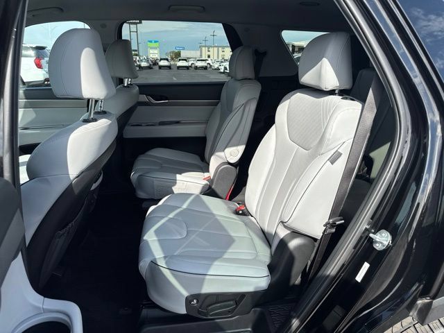 Used 2025 Hyundai Palisade SEL FWD image 22