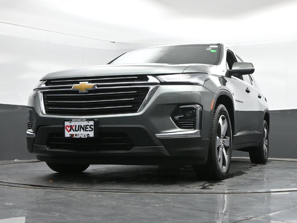 Used 2022 Chevrolet Traverse LT w/ LT Premium Package AWD/4WD image 45