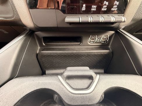 Used 2021 RAM 1500 Big Horn RWD image 23