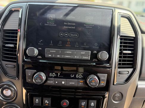 Used 2024 Nissan Titan PRO-4X w/ Pro-4x Convenience Package image 15