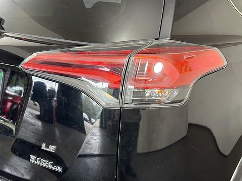 Used 2017 Toyota RAV4 LE image 33