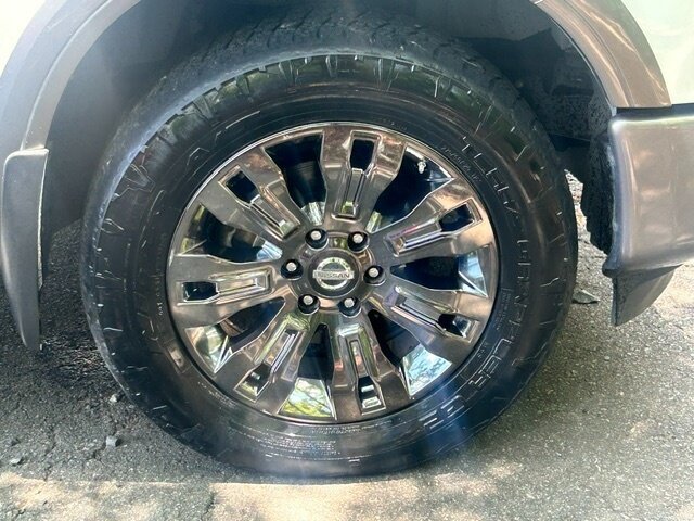 Used 2017 Nissan Titan Platinum Reserve AWD/4WD image 33