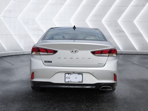 Used 2019 Hyundai Sonata Limited w/ Ultimate Package 04 FWD image 4