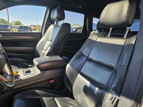 Used 2017 Jeep Grand Cherokee Limited AWD/4WD image 7