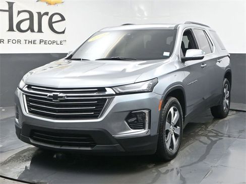 Used 2023 Chevrolet Traverse LT w/ LT Premium Package image 7