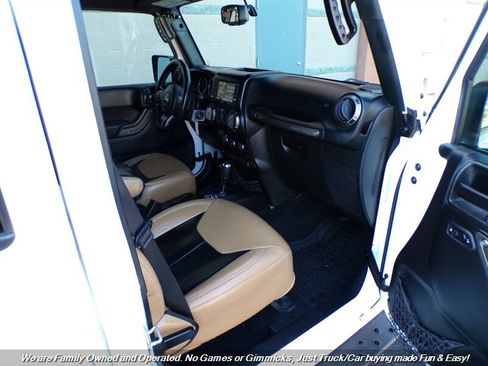 Used 2018 Jeep Wrangler Unlimited Sport AWD/4WD image 28