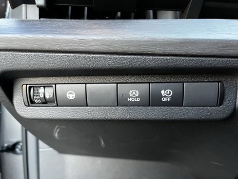 Used 2024 Nissan Ariya FWD image 23