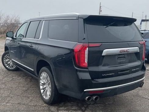 Used 2023 GMC Yukon XL Denali w/ Advanced Technology Package image 3