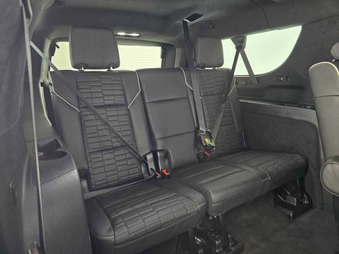 Used 2024 Cadillac Escalade ESV Premium Luxury Platinum AWD/4WD image 24