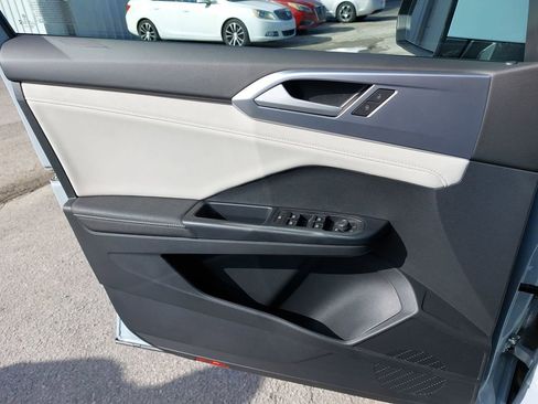 New 2026 Volkswagen Taos SE AWD/4WD image 23