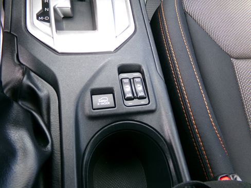 Used 2019 Subaru Crosstrek 2.0i Premium w/ Eyesight System image 16