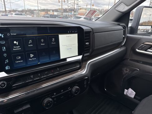 Used 2024 Chevrolet Silverado 2500 LT image 22