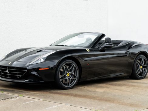 Used 2018 Ferrari California T RWD image 7