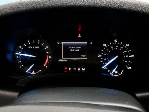 Used 2017 Ford Expedition XLT image 33