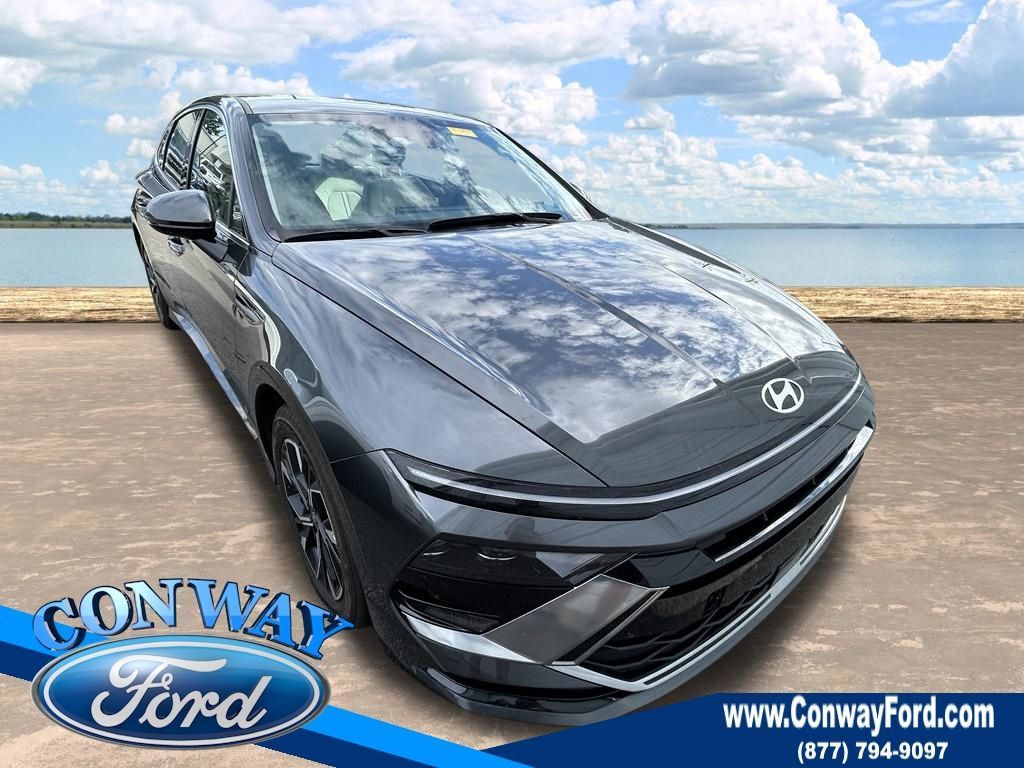 Used 2025 Hyundai Sonata SEL FWD image 1