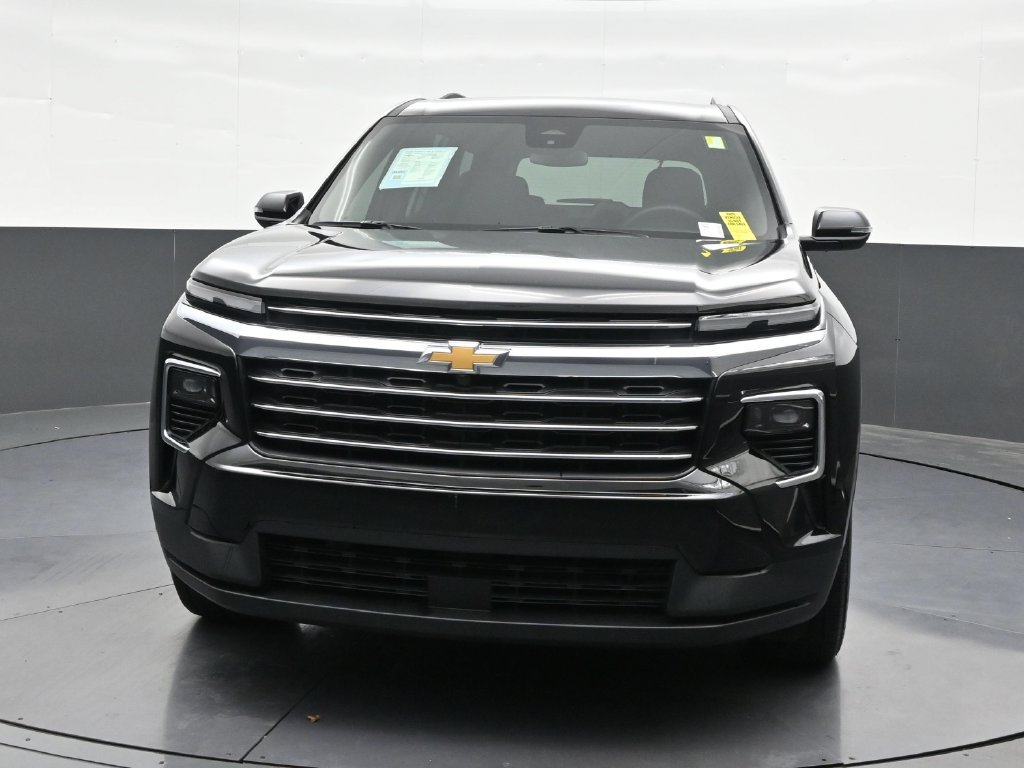 Used 2025 Chevrolet Traverse LT FWD image 9