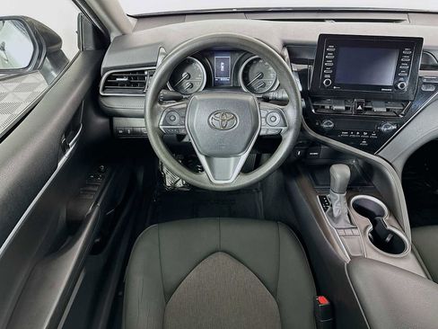 Used 2022 Toyota Camry LE image 19