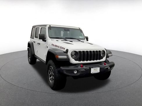 Used 2025 Jeep Wrangler Unlimited Rubicon image 3