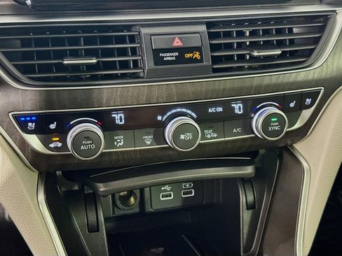 Used 2021 Honda Accord Touring image 19