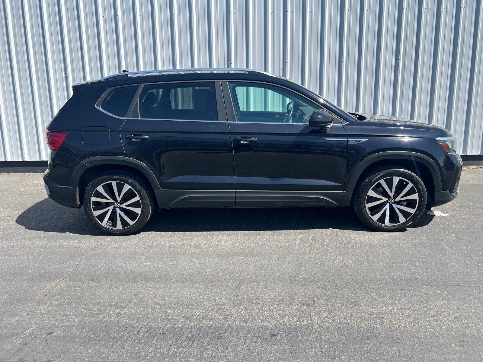Used 2022 Volkswagen Taos SE FWD image 7