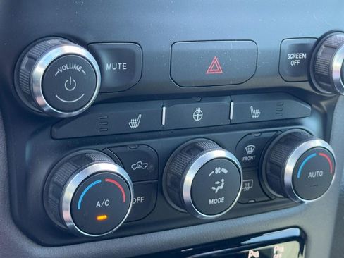 Used 2022 RAM 1500 Big Horn AWD/4WD image 23