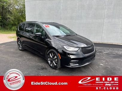 Used 2025 Chrysler Pacifica Limited