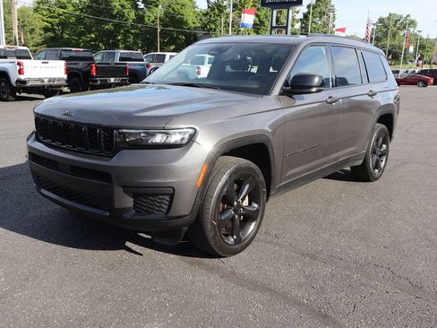 Used 2021 Jeep Grand Cherokee L Laredo AWD/4WD image 32