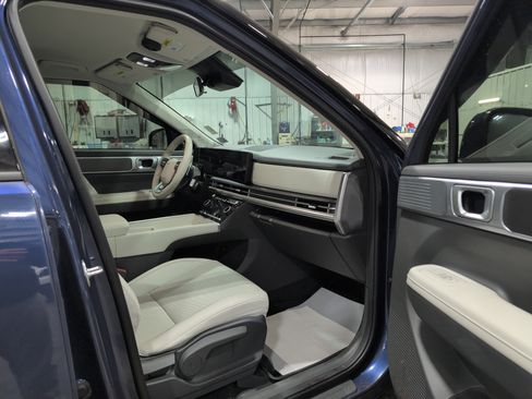 Used 2025 Hyundai Santa Fe SEL image 15